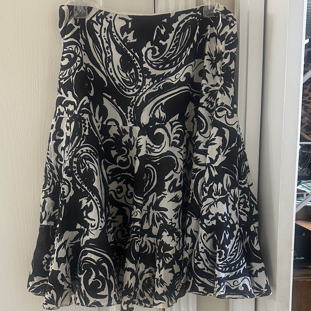 Lauren Ralph Lauren Black & off white skirt sz 8